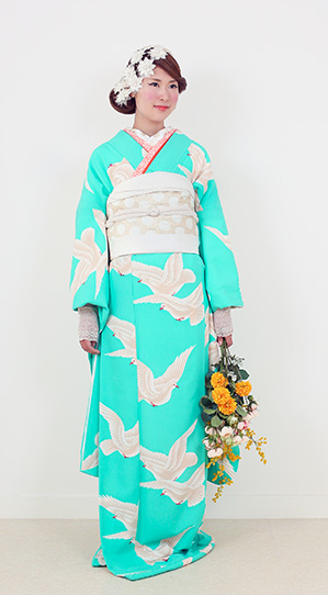 鳩の振袖　小松奈菜さん　成人式振袖　レンタル　和装　ビンテージ